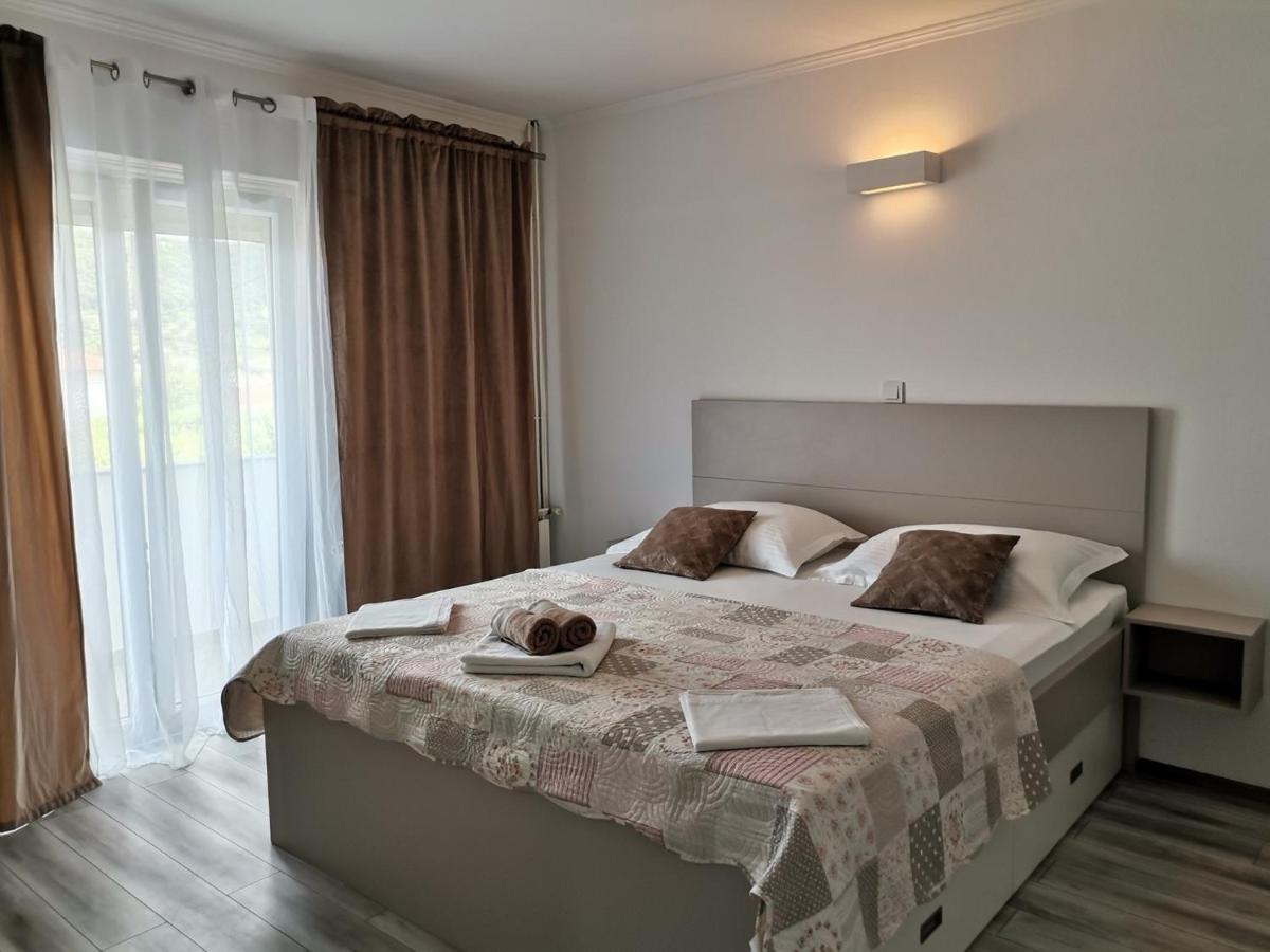 Family Friendly Apartments With A Swimming Pool Supetarska Draga - Donja, Rab - 2019 Extérieur photo