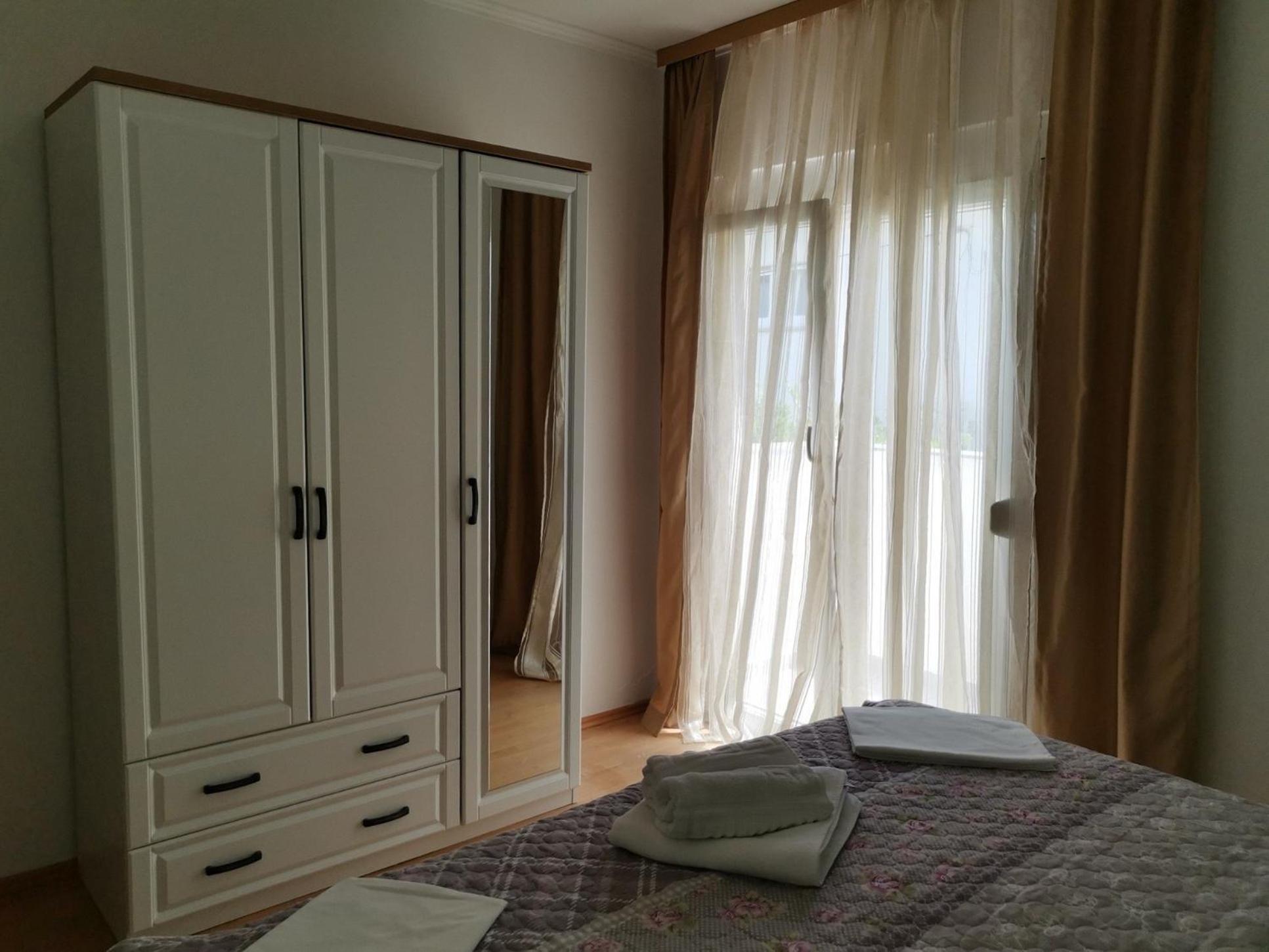 Family Friendly Apartments With A Swimming Pool Supetarska Draga - Donja, Rab - 2019 Chambre photo