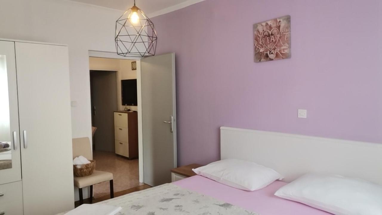 Family Friendly Apartments With A Swimming Pool Supetarska Draga - Donja, Rab - 2019 Chambre photo