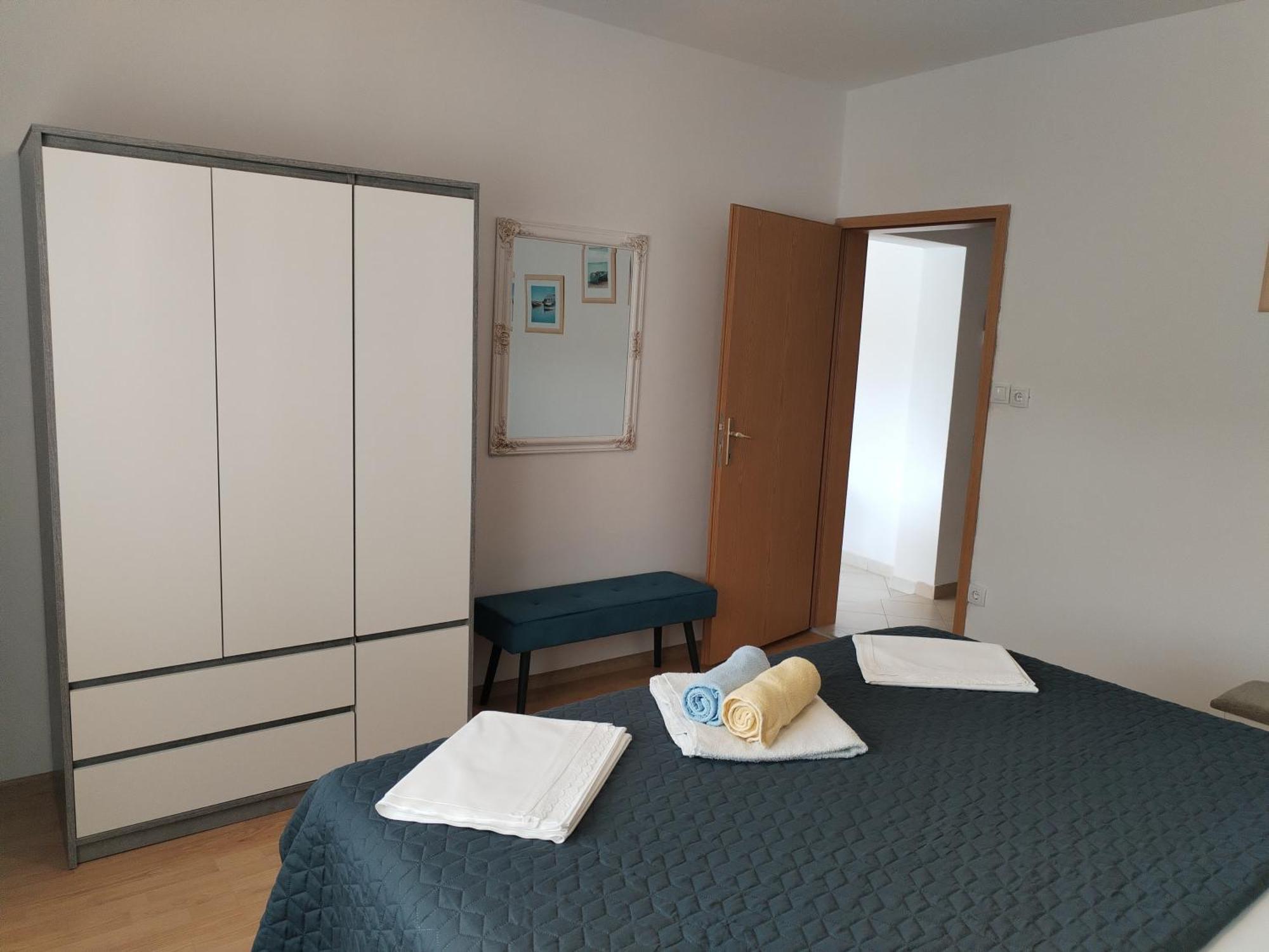 Family Friendly Apartments With A Swimming Pool Supetarska Draga - Donja, Rab - 2019 Chambre photo
