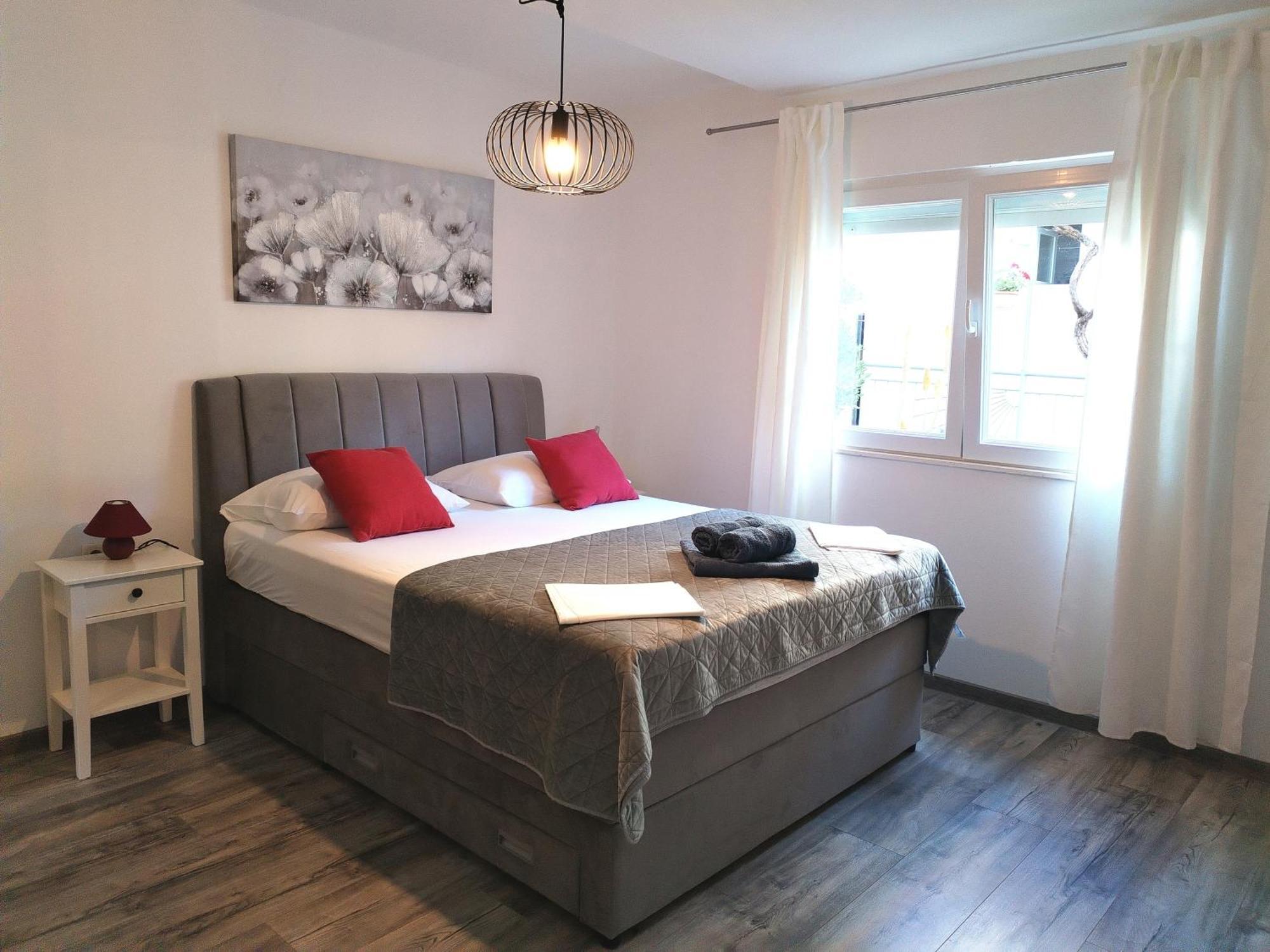 Family Friendly Apartments With A Swimming Pool Supetarska Draga - Donja, Rab - 2019 Extérieur photo